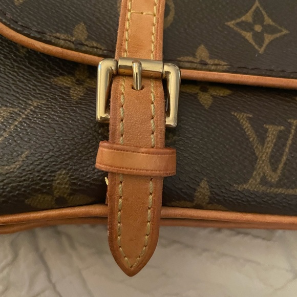 $1600 vintage Louis Vuitton Marelle bag. - Picture 9 of 10